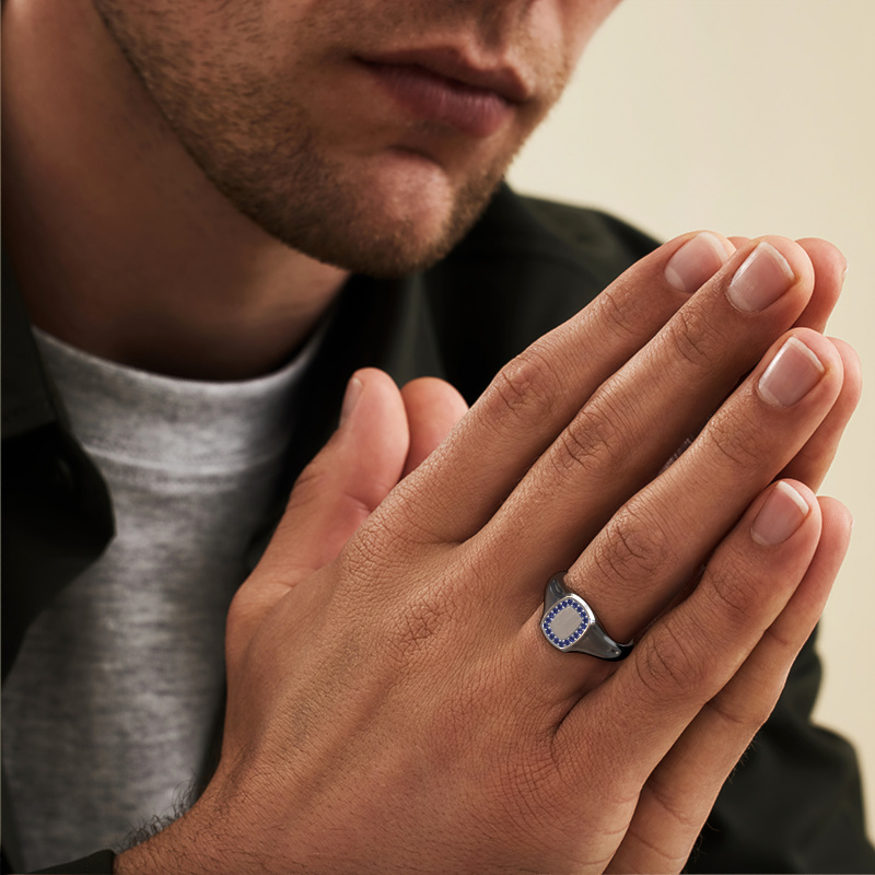 Image of Signet ring Dalia Cushion 1 950 platinum Sapphire 1.2 mm
