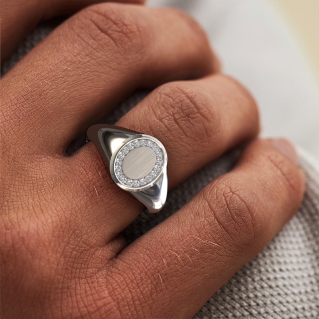 Image of Signet ring Rosy Oval 1  950 platinum Diamond 0.143 crt